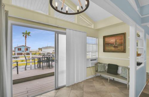 Jamaica Beach House | Jamaica Beach Home with Wraparound Beach-View Deck