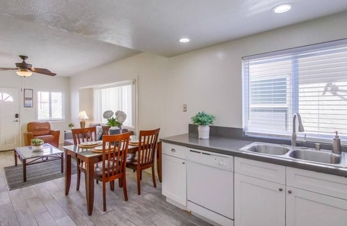 Mission Beach Condo | Jamaica Breeze 2 bed/2 ba Condo in Mission Beach with Large Private Patio!