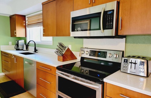 James Bay Hotel | James Bay Inn Hotel & Suites