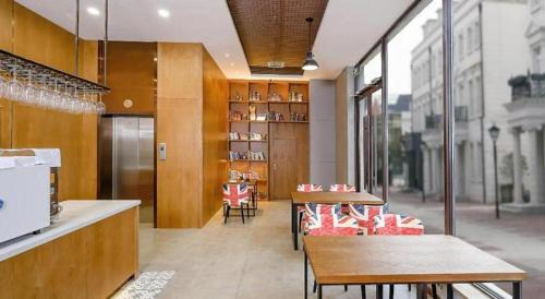 Huanggu Hotel | James Joyce Coffetel Shenyang North Railway Station Qishan Road Metro Station