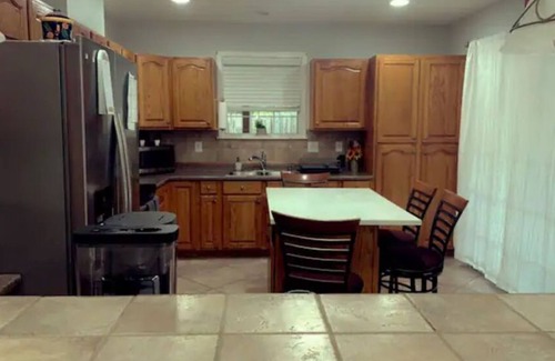 Northwest Los Angeles Heights Apartment | James’ Place