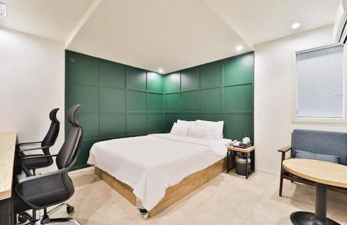 Bangi-dong Hotel | Jamsil Tomgi Hotel