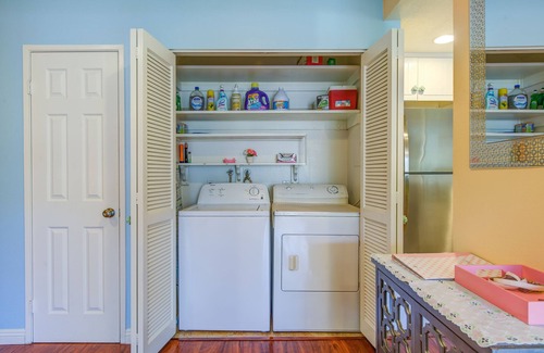 Hermosa Village House | Jan 4-10/GVH2/Shortest Walk2Disney+Stylish+Wifi+Netflix+Parking+