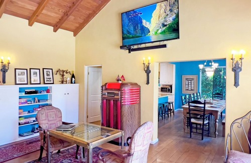Monte Rio House | Jan - Mar Special 829 per night Historic Riverfront Estate 5/5.5 + Hot Tub