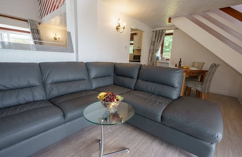 Thornhill Apartment | Jane Welsh Cottage - a cottage that sleeps 4 guests in 2 bedrooms