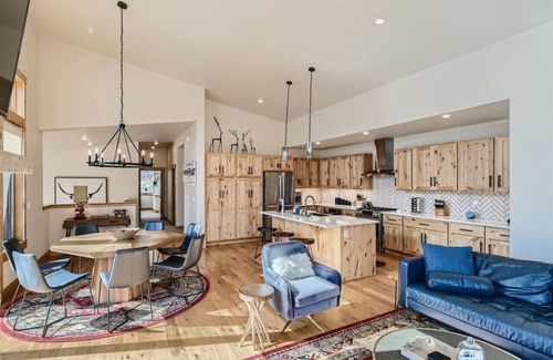 Silverthorne House | Janes Mountain Escape - Luxury Mountain Home!