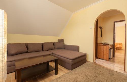 Vonyarcvashegy House | Janika Pension