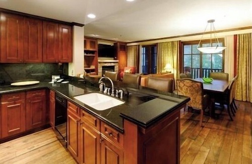 Aspen Condo | January Aspen Skiing! Ritz Carlton Highlands - Large 2 bedroom-sleeps 6.