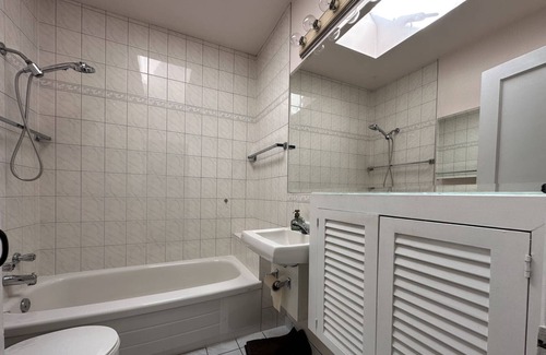 Dunbar House | Japanese vintage-style detached cottage near UBC