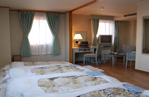 Shimizu Ward Hotel | JapaneseWestern style room for 4 people nonsmoking/Shizuoka Shizuoka