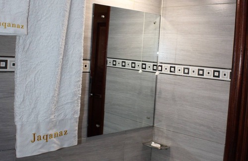 Naro Moru Hotel | Jaqanaz Resort