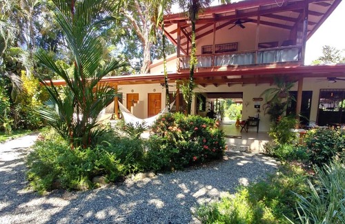 Playa Matapalo Bed & Breakfast | Jardín de los Monos