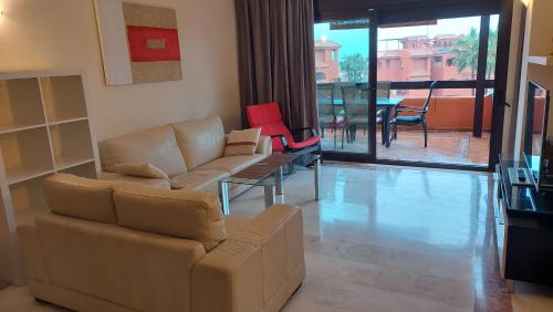 Buenas Noches Apartment | Jardines, piscina y mar