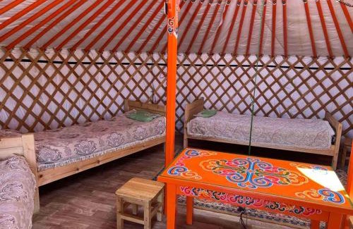 Dalanzadgad House | Jargalant morning guest house and yurt