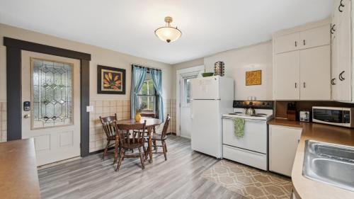 Lake City Apartment | Jasmine Apartment - 3 Blocks from Lake Pepin