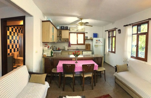 Koycegiz Villa | JASMINE, beautiful spacious villa with pool,only a few minutes walk to the centre
