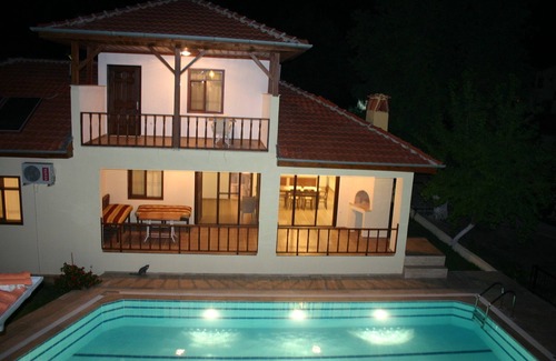 Koycegiz Villa | JASMINE, beautiful spacious villa with pool,only a few minutes walk to the centre