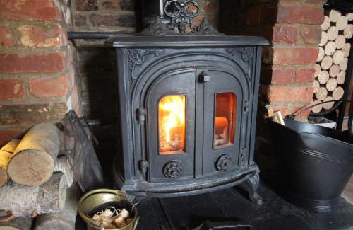 Buxton House | Jasmine Cottage, Buxton Norfolk, Sleeps 4