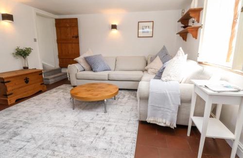 Dodleston House | Jasmine Cottage