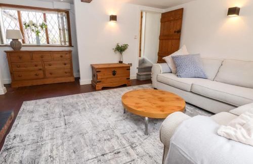 Dodleston House | Jasmine Cottage