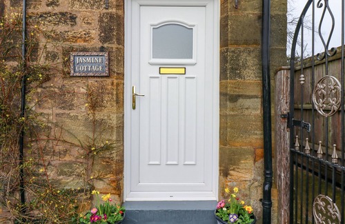 Lesbury Cottage | JASMINE COTTAGE, pet friendly, with a garden in Alnmouth