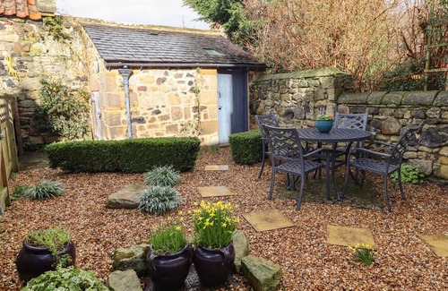 Lesbury Cottage | JASMINE COTTAGE, pet friendly, with a garden in Alnmouth