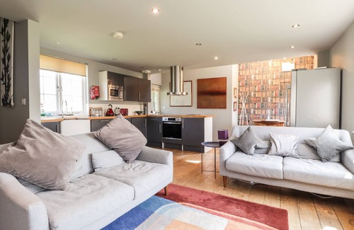 Wittersham Cottage | JASMINE, pet friendly, character holiday cottage in Iden