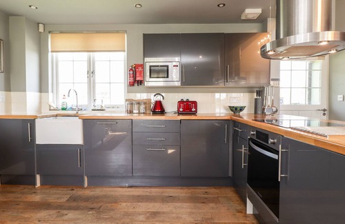 Wittersham Cottage | JASMINE, pet friendly, character holiday cottage in Iden