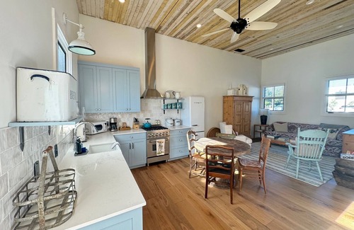 Los Alamos Apartment | Jasmine residence, located downtown between the Union Hotel & Bells restaurant.
