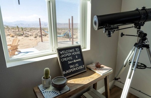 Yucca Valley House | Jasper Glow 2BR Stargaze 4 Acres near Joshua Tree Ev Charger Hot Tub Swing Set