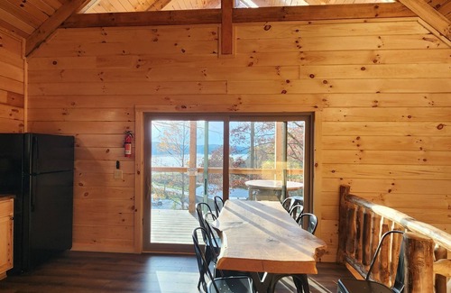 Scio Villa | Jasper/Hot Tub-Lakeview -Pet friendly-8 Person Lodge