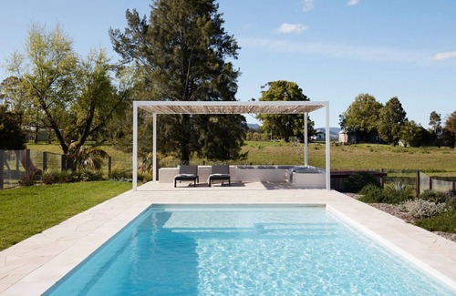 Jaspers Brush Cottage | Jaspers Run Cottage by Contemporary Hotels