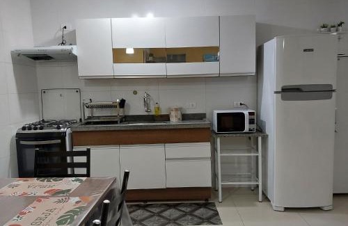 Umuarama Apartment | Jathy - centro, Varanda Gourmet, ar condicionado, Piscina e Wi-Fi