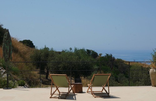 Briatico Villa | JATU RETREAT
