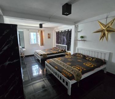 Chom Phon House | Jatujak Bangkok guesthouse
