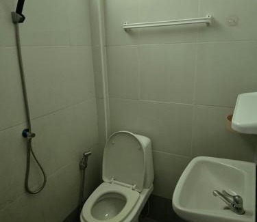 Chom Phon House | Jatujak Bangkok guesthouse R8