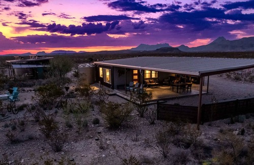 Alpine House | Javelina Hideout: Modern eco-friendly private home