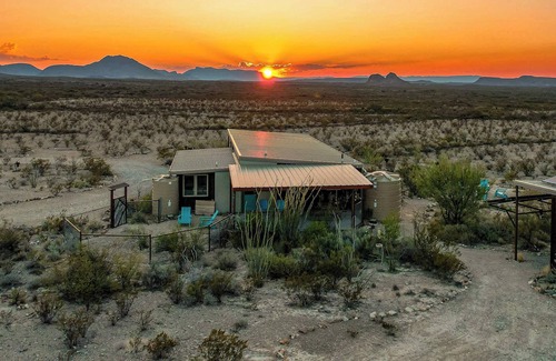 Alpine House | Javelina Hideout: Modern eco-friendly private home