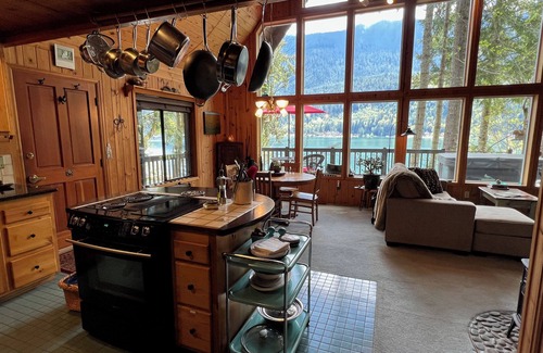 Port Angeles House | Jaw dropping.a special place for special occasions.