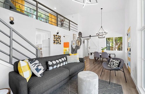 Sioux Falls House | Jaw-dropping artistic mid-century modern home! Close to medical centers