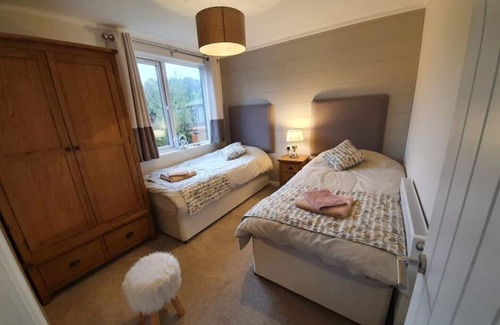 Troutbeck Bridge Cabin | Jaw-dropping Lodge With Hot Tub on Lake Windermere