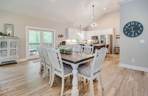 Buford House | Jaw-dropping Panoramas! LakePoint @ Lanier Minutes to Margaritaville, 4 bedrooms