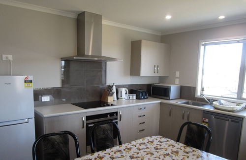 Wharewaka Apartment | Jaw Dropping Views, Taupo View Loft in stunning Wharewaka.