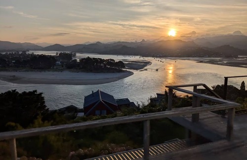 Tairua House | Jaw-dropping views w/bachy vibe