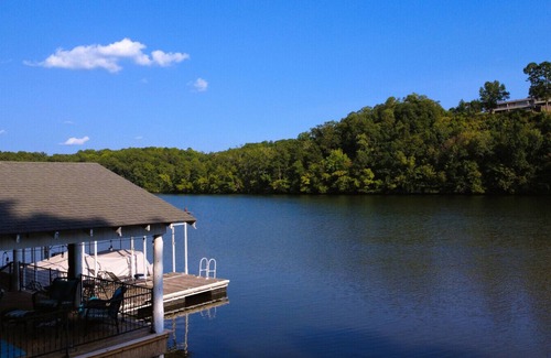 Jones Mills Apartment | Jax`s Hot Springs Lake House