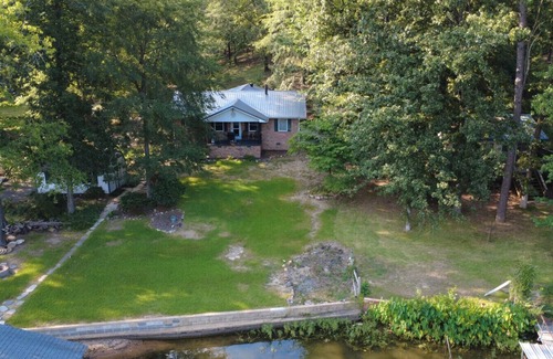 Jones Mills Apartment | Jax`s Hot Springs Lake House