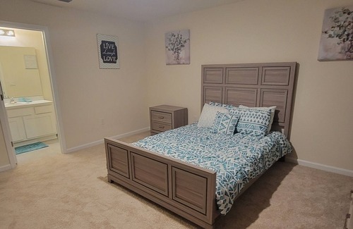Baymeadows House | Jax's Perfect Getaway - Unwind & Relax 3 bd 2 bt