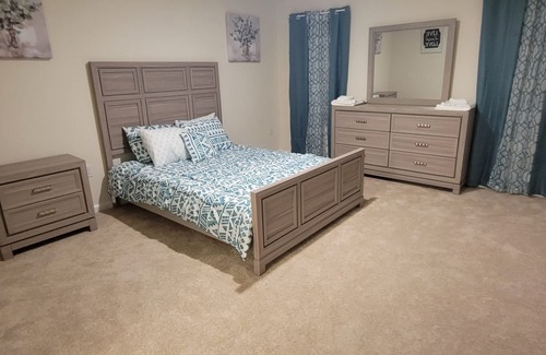 Baymeadows House | Jax's Perfect Getaway - Unwind & Relax 3 bd 2 bt