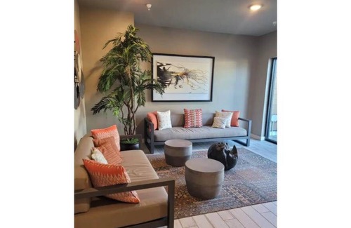 Baymeadows Condo | Jaxonville Luxury Condo⬗| Resort Access | SLEEPS 6