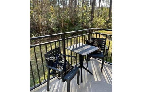 Baymeadows Condo | Jaxonville Luxury Condo⬗| Resort Access | SLEEPS 6